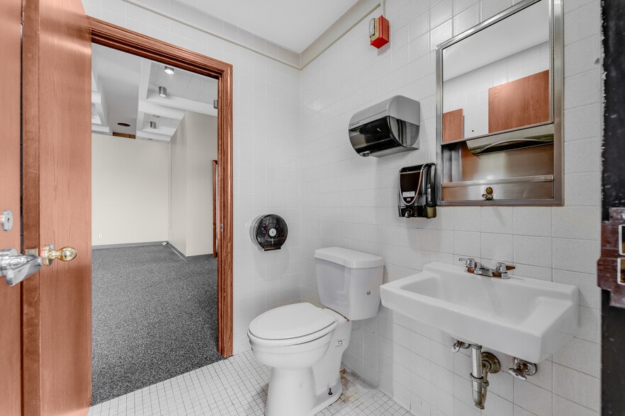 More Photos Of 214 Merchant St, Fairmont Bank For Sale