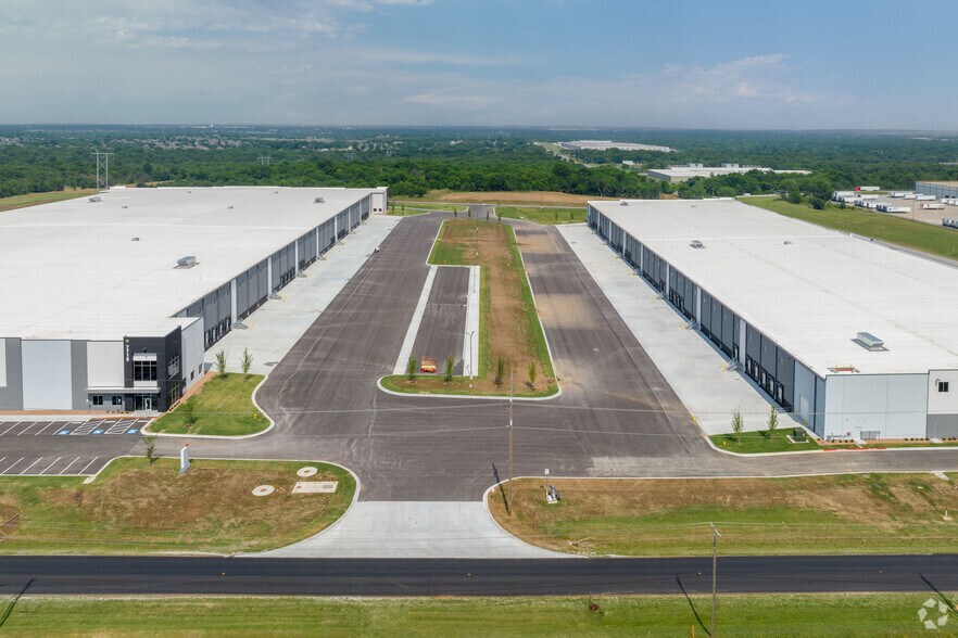 More Photos Of E 76th St N & Whirlpool Dr, Tulsa Unknown For Lease