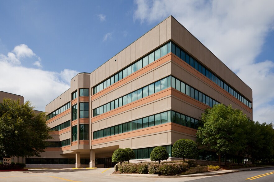 More Photos Of 61 Whitcher St, Marietta Medical For Lease