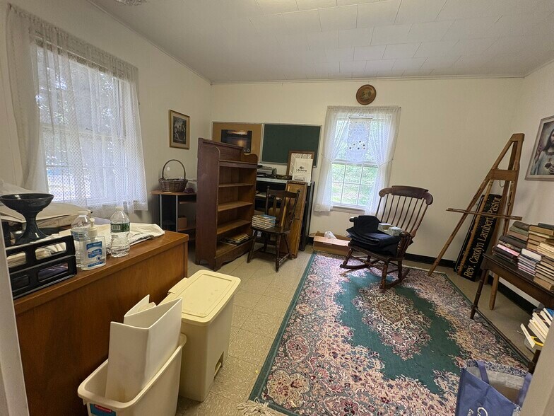 More Photos Of 88 Main St, Buxton Office Residential For Sale