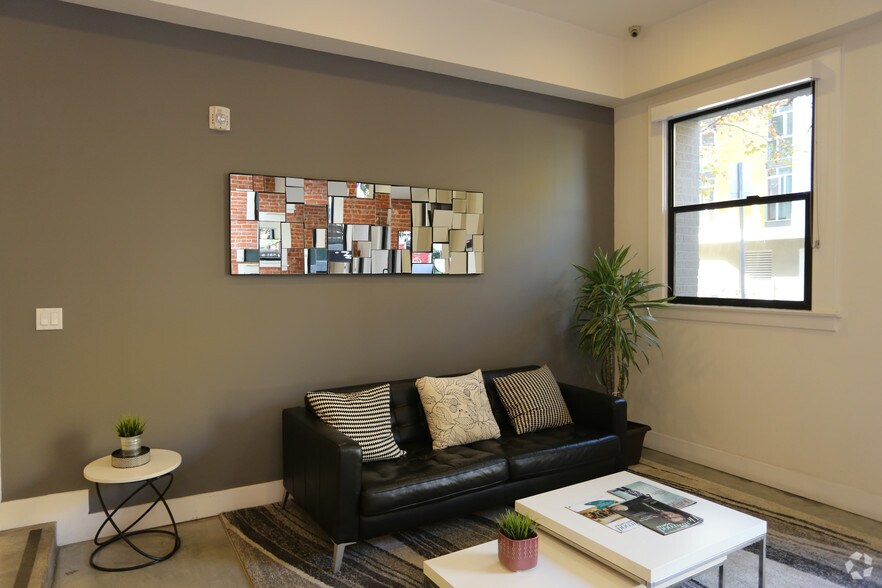 More Photos Of 5529-5533 Hollywood Blvd, Los Angeles Apartments For Lease