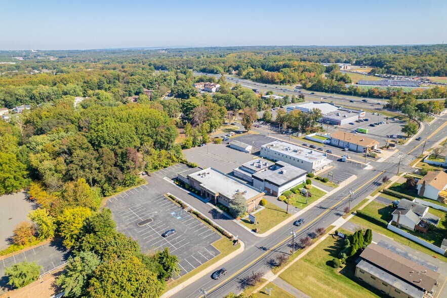 More Photos Of 28 Throckmorton Ln, Old Bridge Medical For Lease