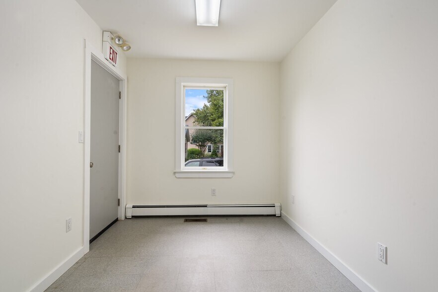 More Photos Of 1228 Roanoke Ave, Riverhead Medical For Sale