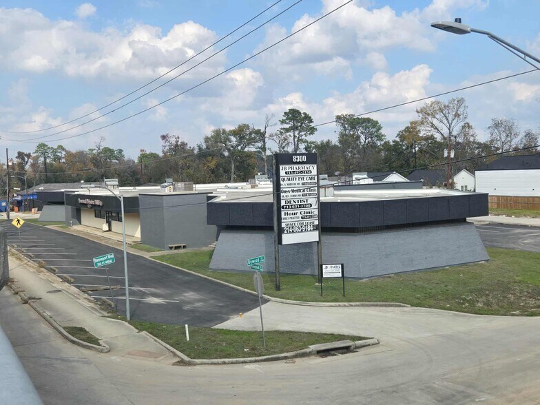 More Photos Of 8300 Homestead Rd, Houston Office For Sale