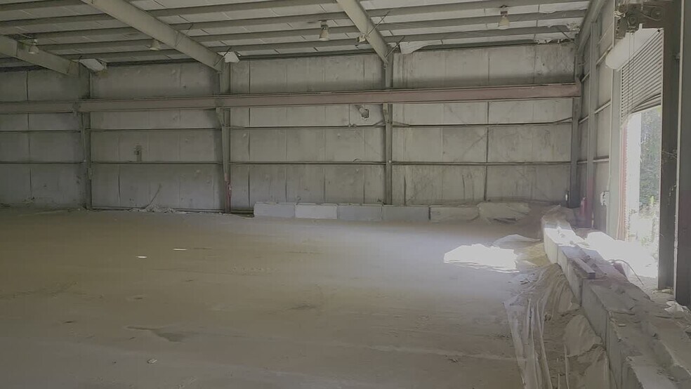 More Photos Of 325 Liberty Ln, Grand Cane Warehouse For Sale