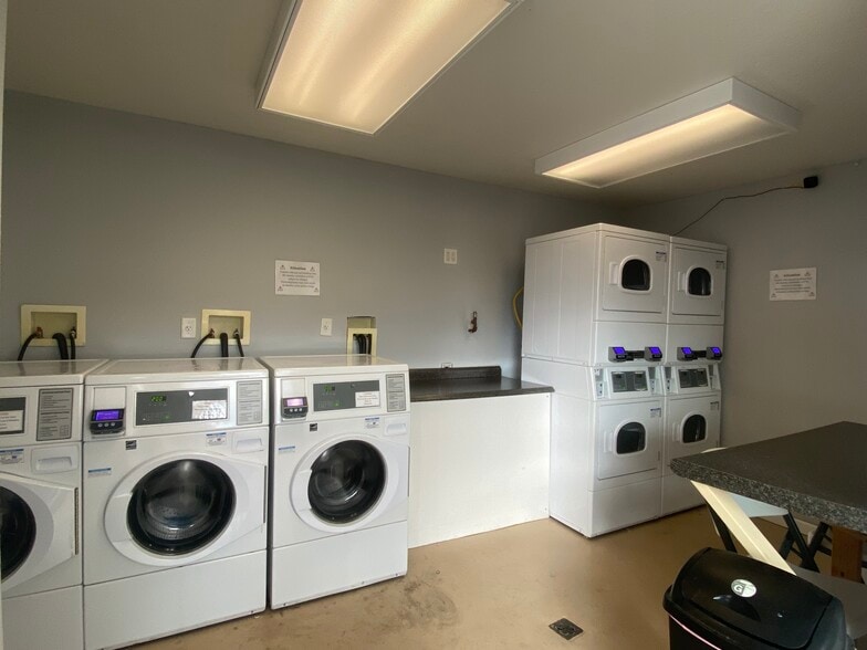 More Photos Of 164 W Wall St, Cookeville Apartments For Sale