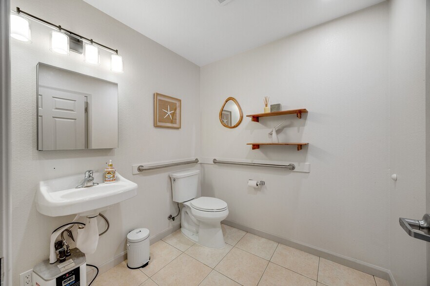 More Photos Of 129 Lower Pacific Dr, Whitethorn General Retail For Sale