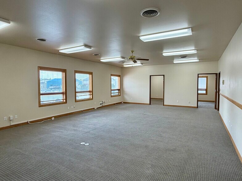 More Photos Of 120 Cole Ave, Pinedale Office For Sale