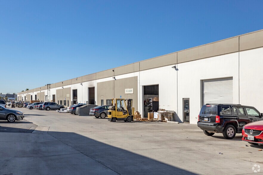 More Photos Of 7949 Stromesa Ct, San Diego Warehouse For Lease