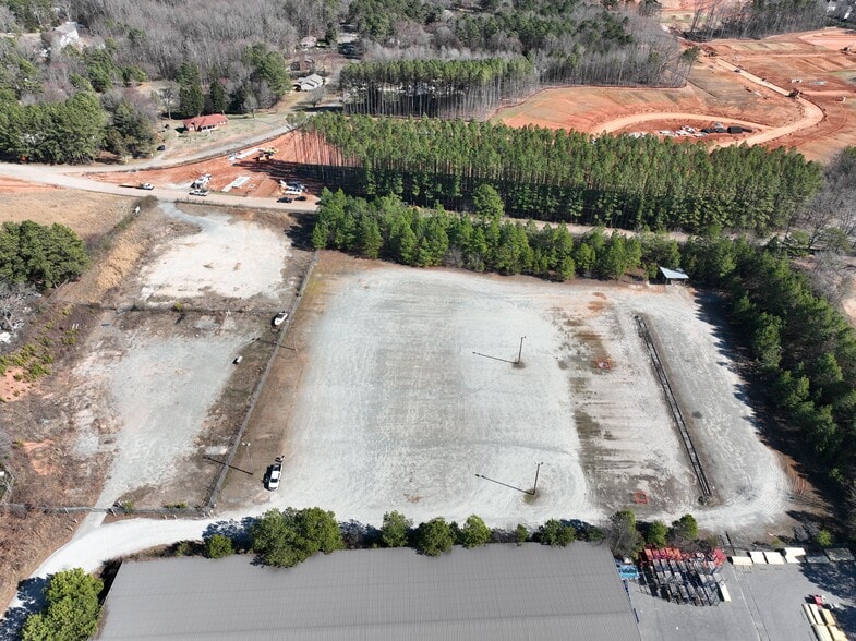 More Photos Of 11642 McCord Rd, Huntersville Land For Lease