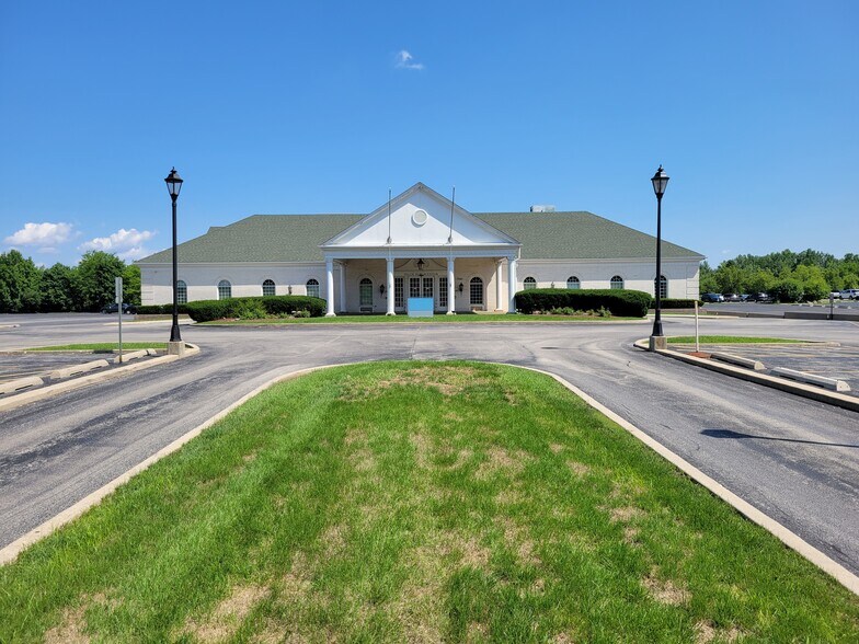 Primary Photo Of 7340 W College Dr, Palos Heights Medical For Lease