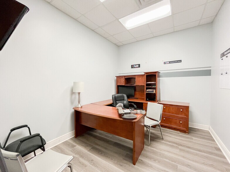 More Photos Of 11710 Cloverland Ave, Baton Rouge Warehouse For Lease