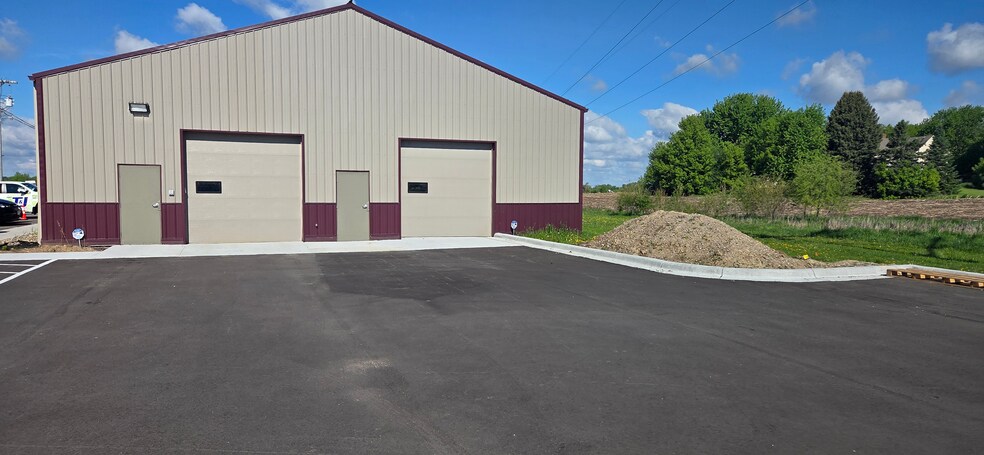 More Photos Of 6737 NE Labeaux Ave NE, Albertville Warehouse For Lease