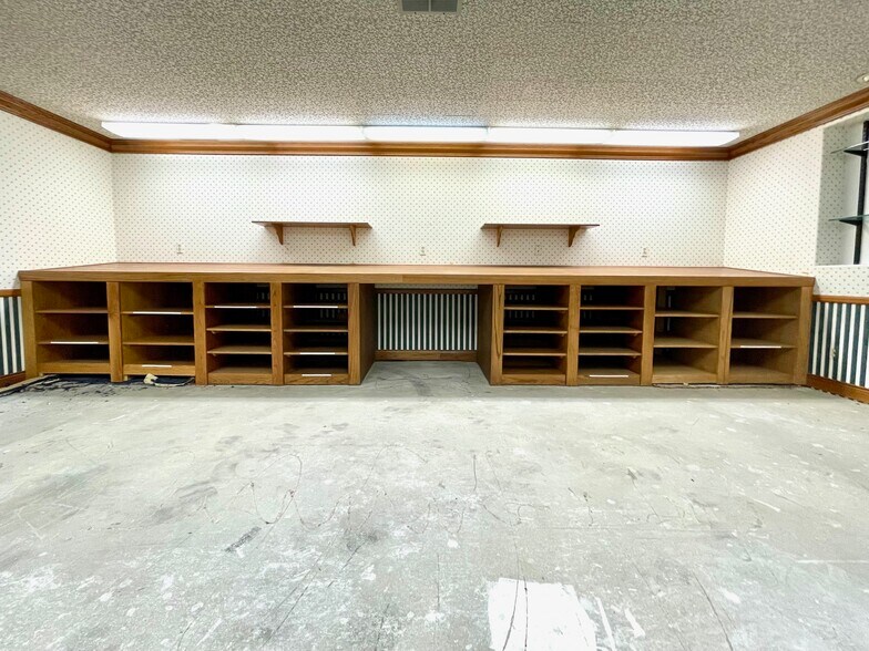 More Photos Of 11920 Goldring Rd, Arcadia Warehouse For Sale