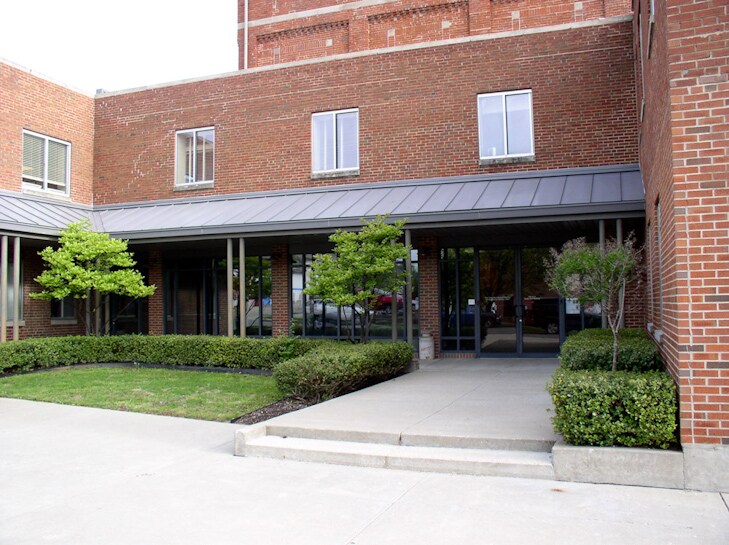 More Photos Of 400 W 7th St, Bloomington Office For Sale