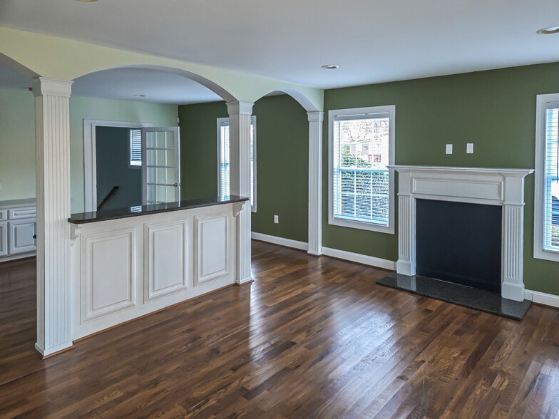 More Photos Of 156 S Blackstock Rd, Spartanburg Office For Sale