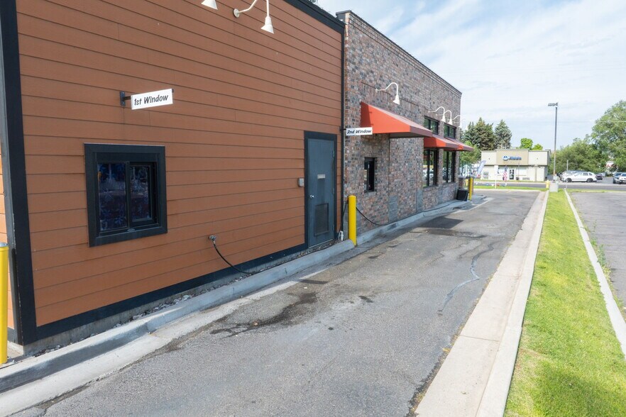 More Photos Of 1138 Yellowstone, Pocatello Restaurant For Sale