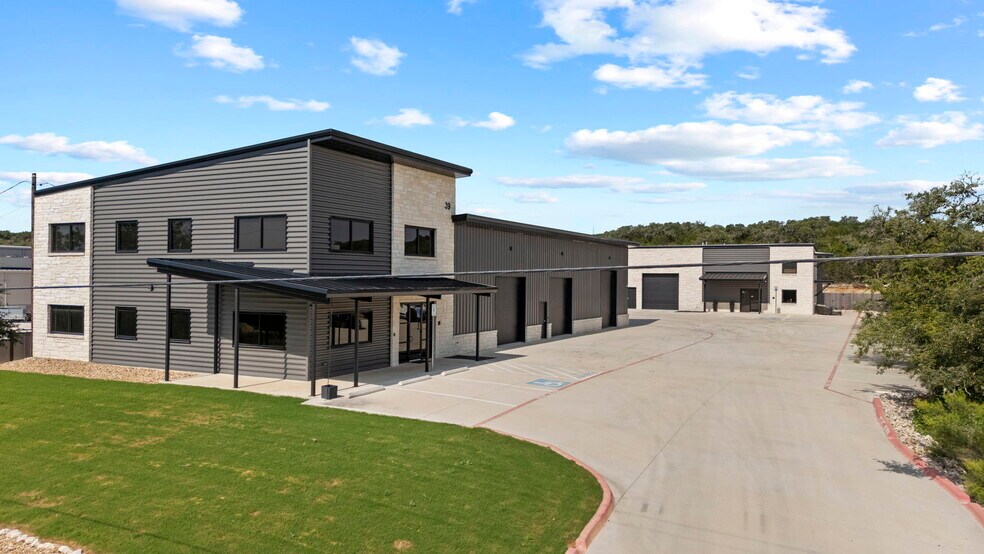 More Photos Of 39 Truss Dr, Boerne Flex For Sale
