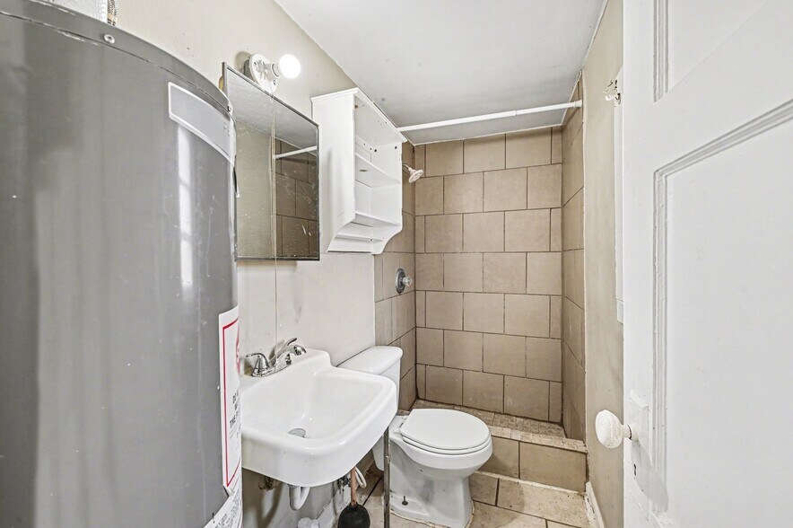 More Photos Of 308 Chestnut St, Silver Lake Apartments For Sale