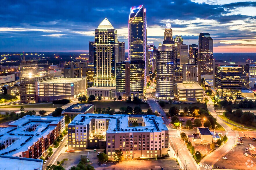 More Photos Of 101 W Morehead St, Charlotte Apartments For Lease