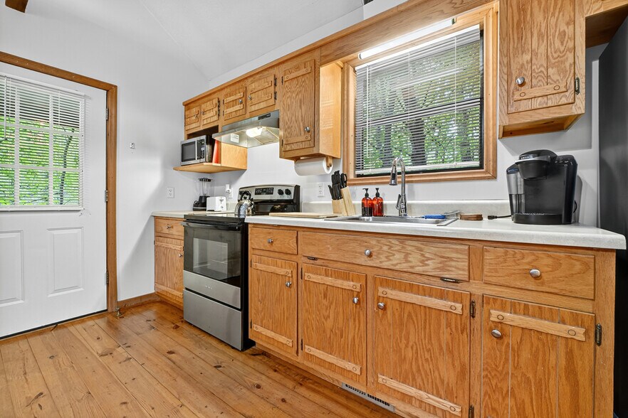 More Photos Of 77 Alpine Way, Blairsville Hotel For Sale