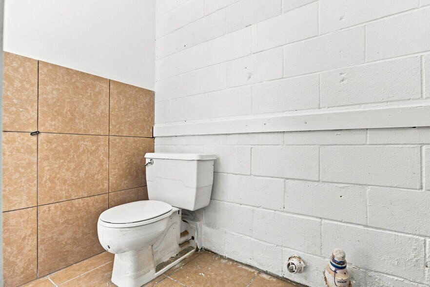More Photos Of 1271 Oak St, Schertz Schools For Lease