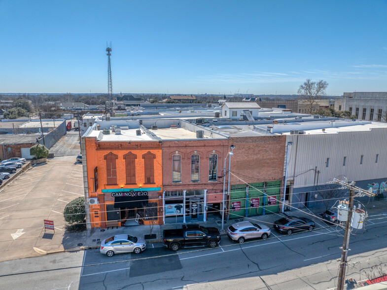 Primary Photo Of 108 E Houston St, Sherman Freestanding For Sale