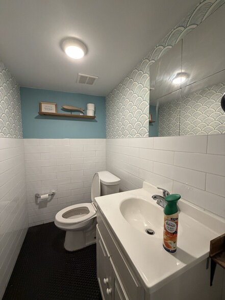 More Photos Of 376 Graham Ave, Brooklyn Apartments For Lease