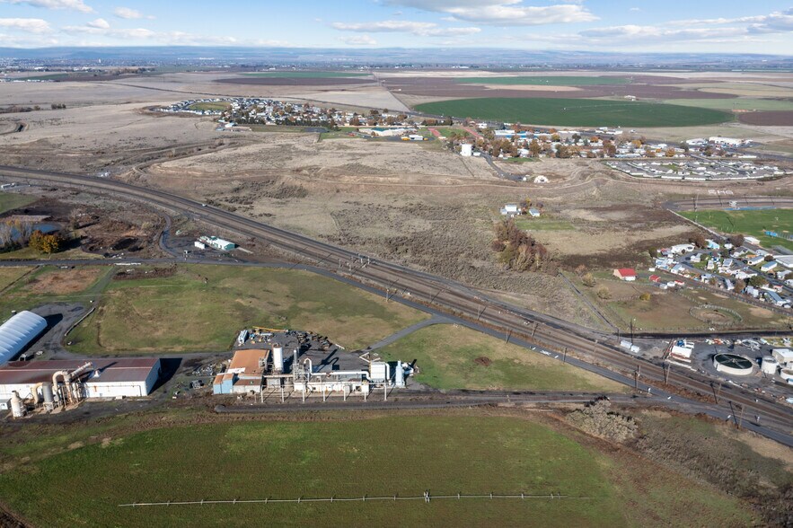 More Photos Of 405 Hoosier, Stanfield Food Processing For Lease