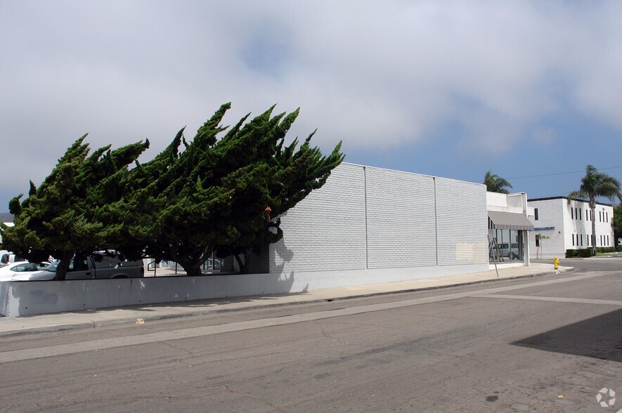 More Photos Of 2640-2650 E Main St, Ventura Storefront For Lease