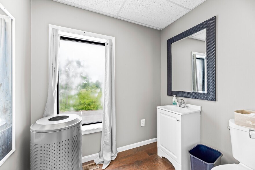 More Photos Of 10351 Southern Maryland Blvd, Dunkirk Office For Sale