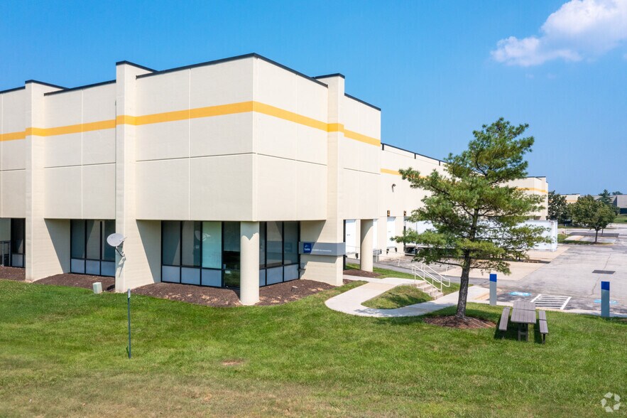 More Photos Of 6600 Cabot Dr, Glen Burnie Warehouse For Lease