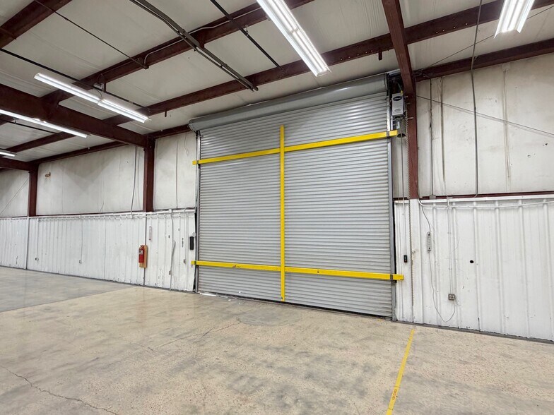 More Photos Of 706 Anchors St NW, Fort Walton Beach Warehouse For Lease