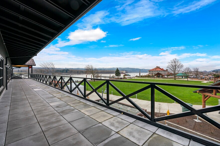 More Photos Of 254 Hendrickson Dr, Kalama Restaurant For Lease