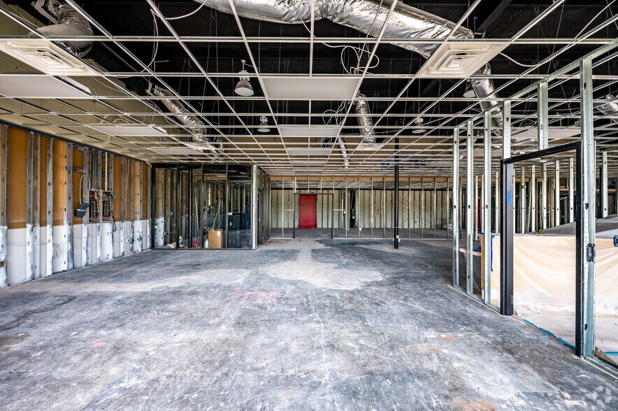 More Photos Of 2420 S Stemmons Fwy, Lewisville Unknown For Lease