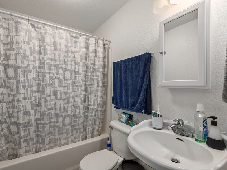 More Photos Of 222 T F Kirkpatrick Way, Candler Apartments For Sale