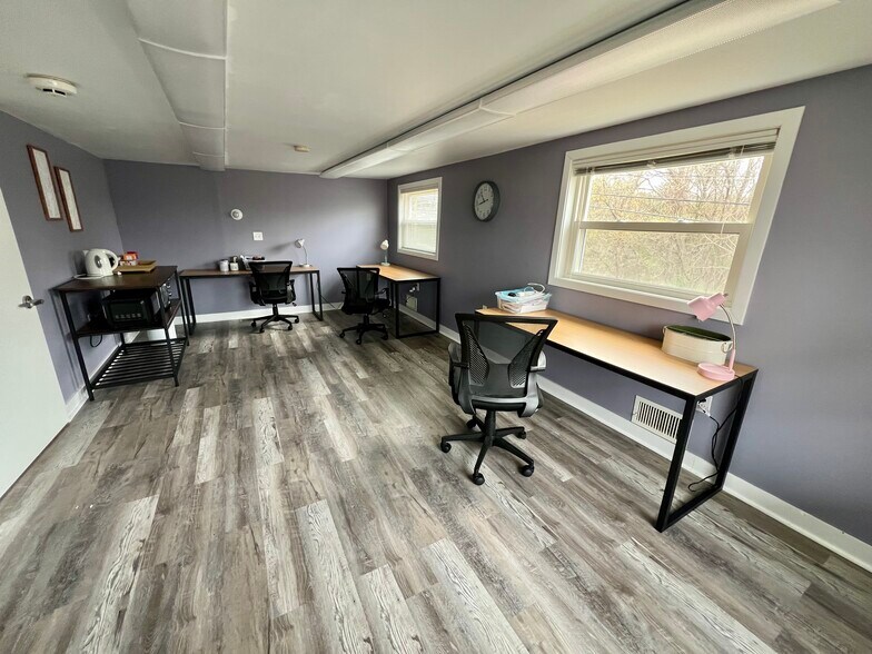 More Photos Of 16 Dr Foote Rd, Colchester Light Manufacturing For Sale