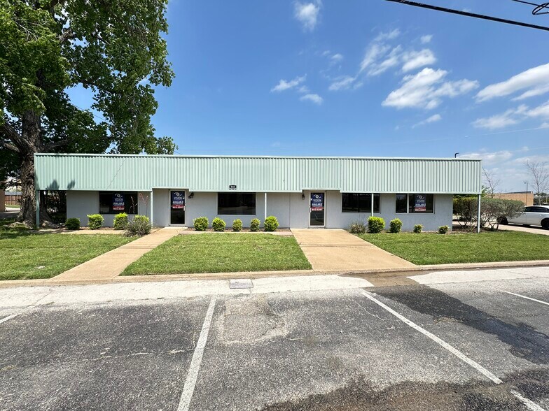 Primary Photo Of 510 W Main St, Azle Storefront Retail Office For Sale