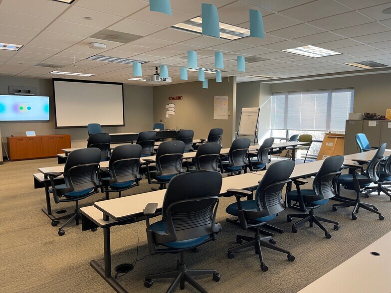 More Photos Of 2600 Corporate Dr, Birmingham Office For Lease