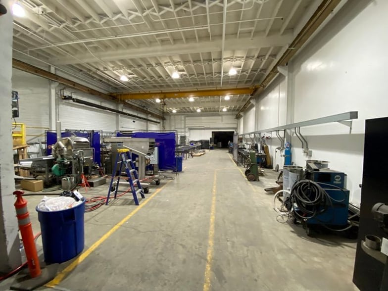 More Photos Of 500 E Illinois St, Newberg Manufacturing For Lease