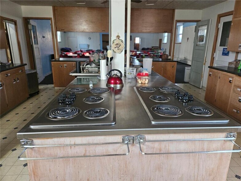 More Photos Of 113 Main St W, Milltown Specialty For Sale