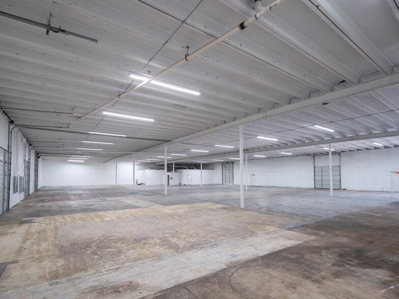 More Photos Of 3910 Warehouse Row, Austin Warehouse For Sale