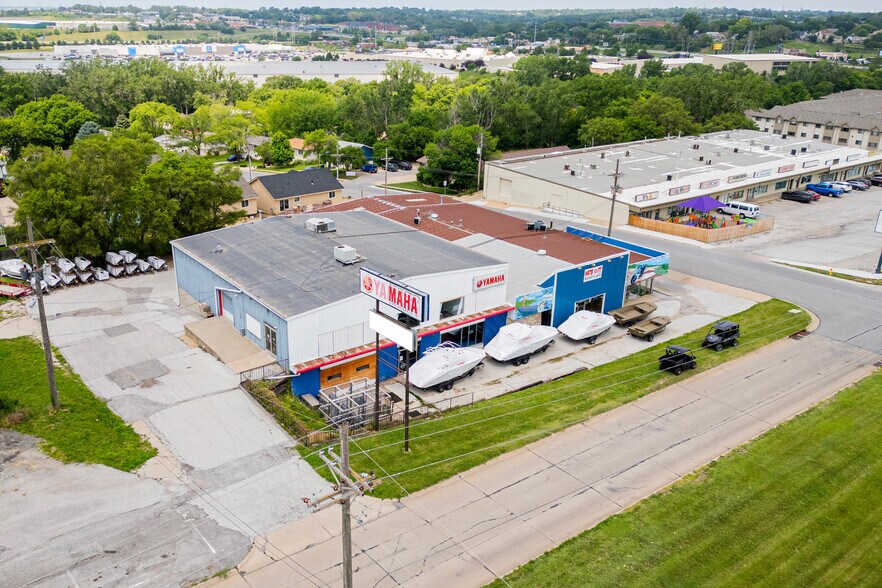 Primary Photo Of 812 Fort Crook Rd S, Bellevue Showroom For Sale