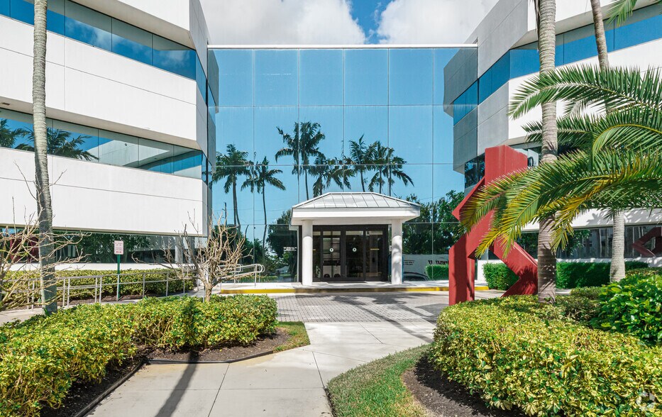 More Photos Of 220 Congress Park Dr, Delray Beach Office For Lease