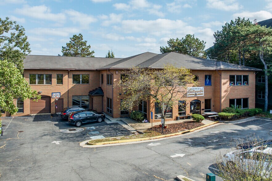Primary Photo Of 465 Herndon Pky, Herndon Medical For Lease