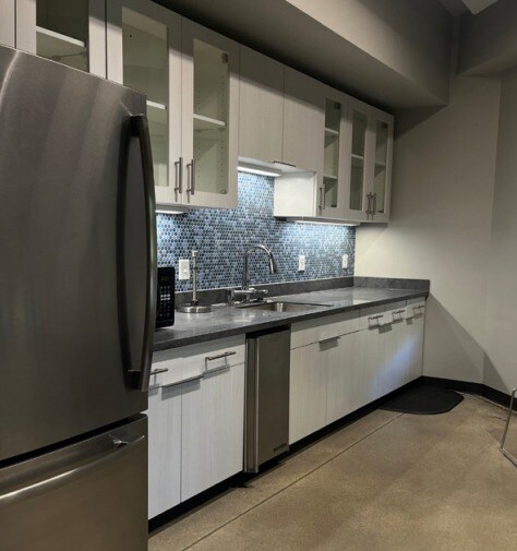 More Photos Of 7255 W 98th Ter, Overland Park Office For Sale