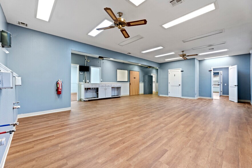 More Photos Of 71 Colt Square Dr, Fayetteville Loft Creative Space For Sale