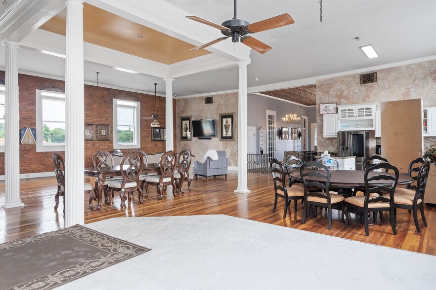 More Photos Of 117 N Jefferson Ave, Eatonton Storefront For Sale