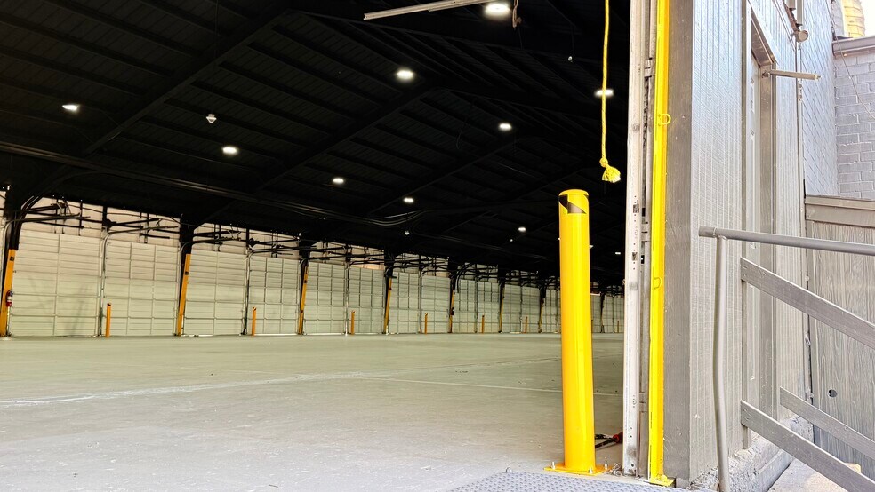 More Photos Of 900 Canal St, Jacksonville Distribution For Lease