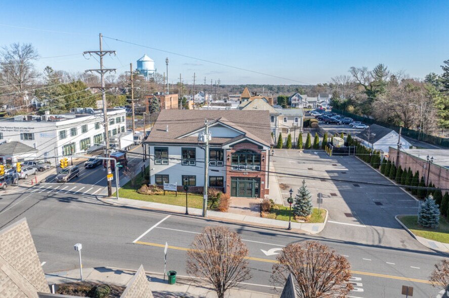 More Photos Of 670 Glen Cove Ave, Glen Head Office For Lease